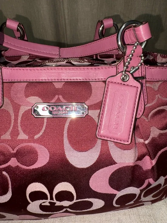 Coach Gallery Optic Signature Tote in Burgundy and Pink - Picture 6 of 10